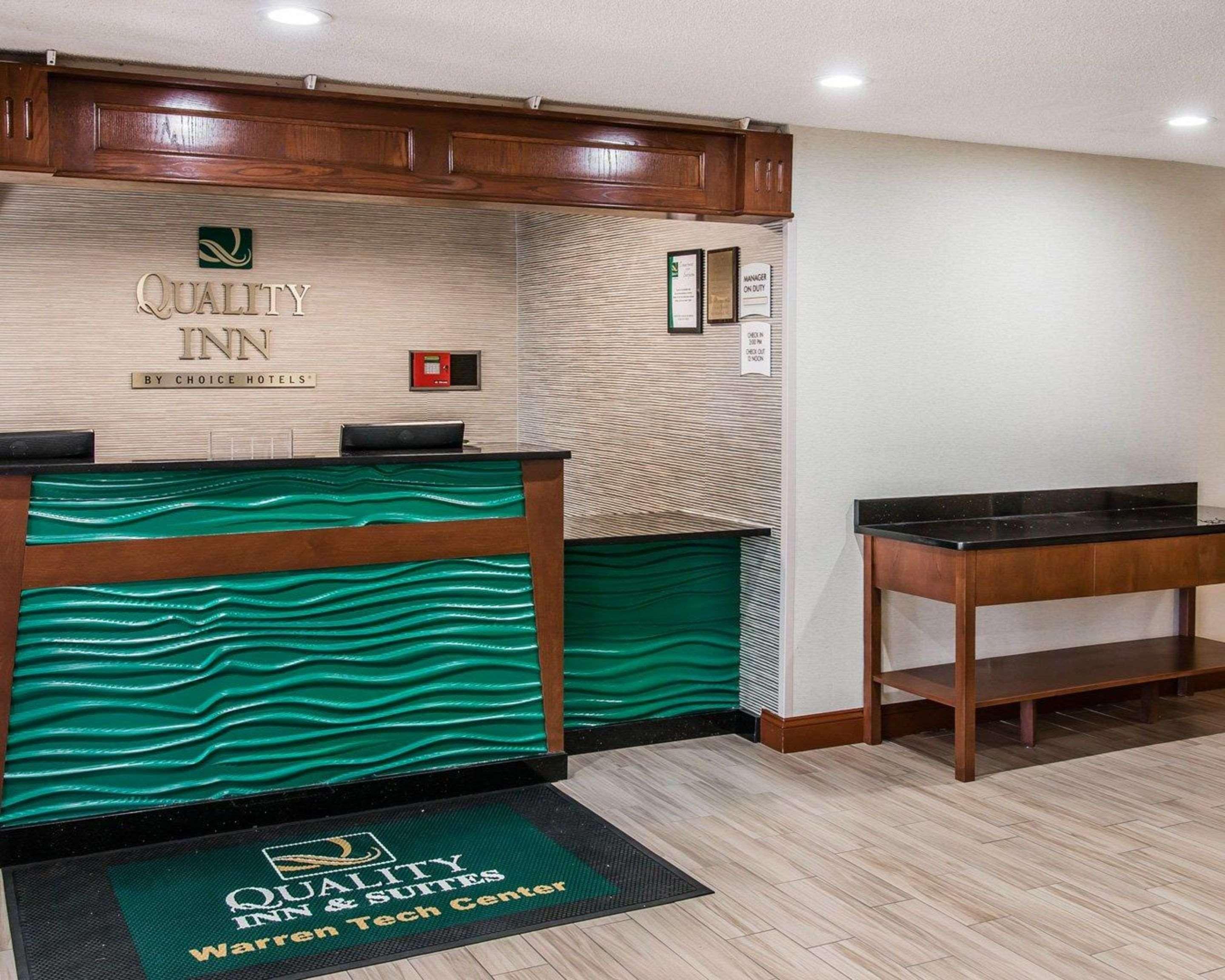 Quality Inn & Suites Warren - Detroit Exterior foto