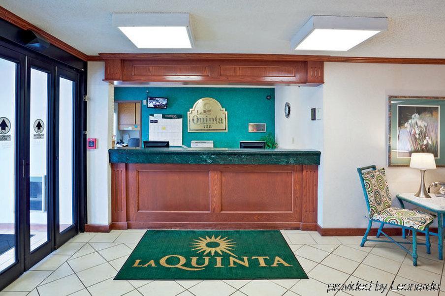 Quality Inn & Suites Warren - Detroit Exterior foto